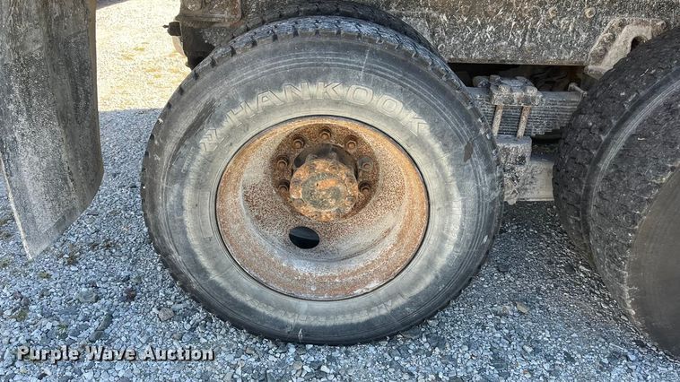 image for item ED2304 2000 International 4900 dump truck