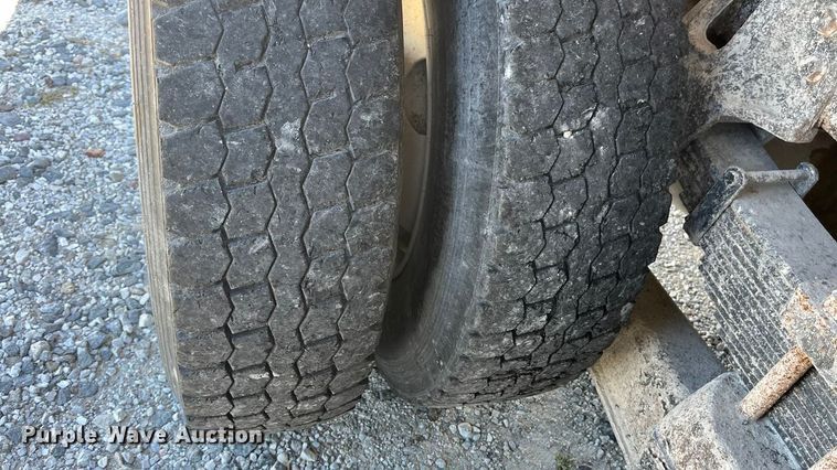 image for item ED2304 2000 International 4900 dump truck