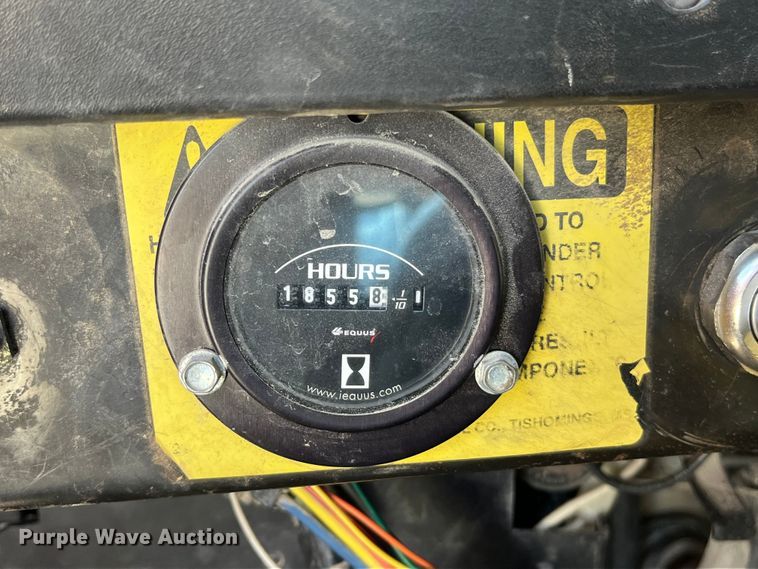 image for item ED2304 2000 International 4900 dump truck