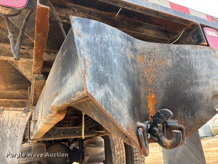 image for item ED2389 2003 International 4300 flatbed truck