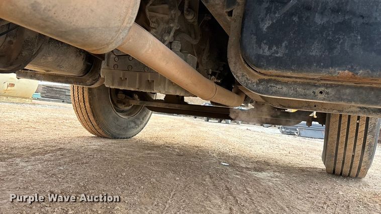 image for item ED2389 2003 International 4300 flatbed truck