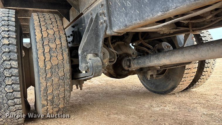 image for item ED2389 2003 International 4300 flatbed truck