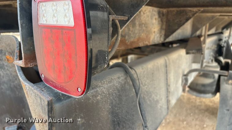 image for item ED2389 2003 International 4300 flatbed truck