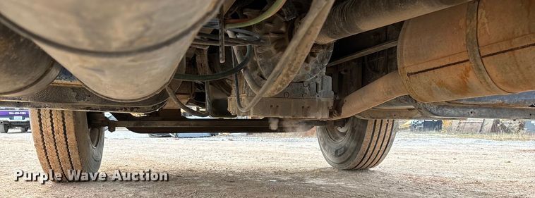 image for item ED2389 2003 International 4300 flatbed truck