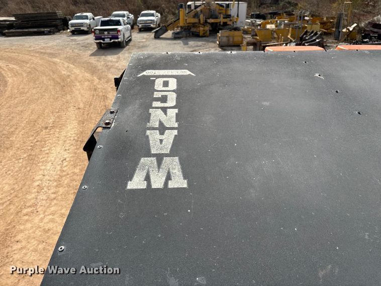 image for item ED2389 2003 International 4300 flatbed truck