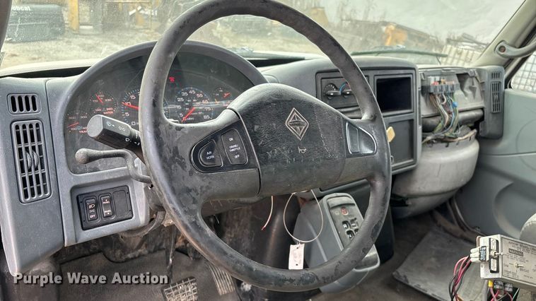 image for item ED2389 2003 International 4300 flatbed truck