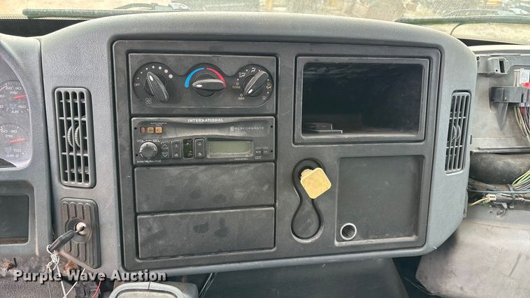 image for item ED2389 2003 International 4300 flatbed truck