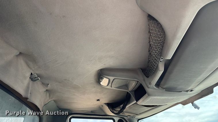 image for item ED2389 2003 International 4300 flatbed truck