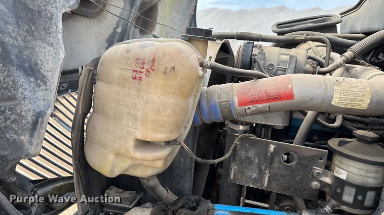 image for item ED2389 2003 International 4300 flatbed truck