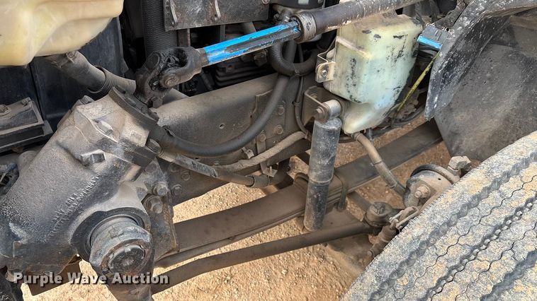 image for item ED2389 2003 International 4300 flatbed truck