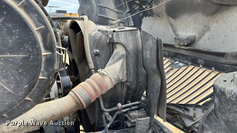 image for item ED2389 2003 International 4300 flatbed truck