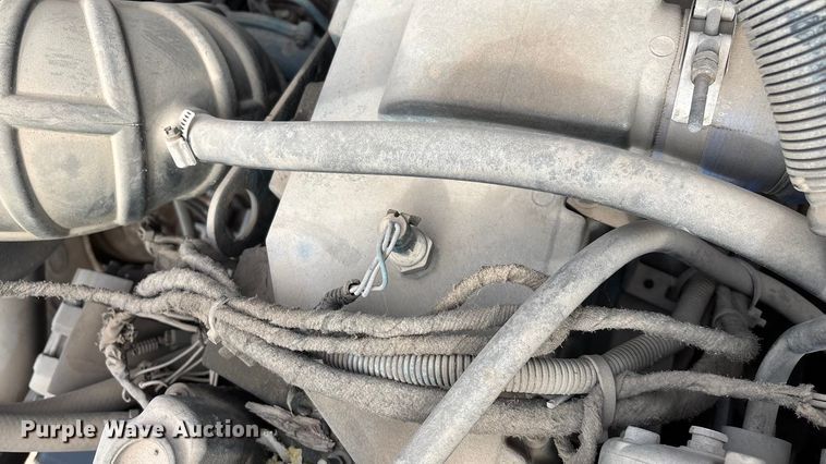 image for item ED2389 2003 International 4300 flatbed truck