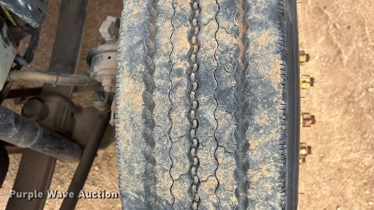 image for item ED2389 2003 International 4300 flatbed truck