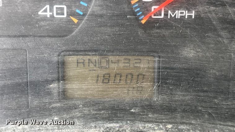 image for item ED2389 2003 International 4300 flatbed truck