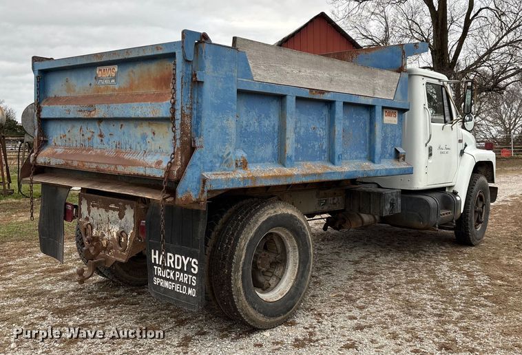 image for item ED2455 1986 International S1600 dump truck