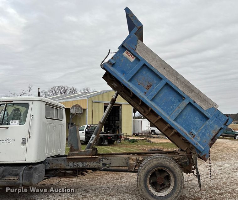 image for item ED2455 1986 International S1600 dump truck