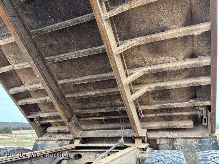 image for item ED2455 1986 International S1600 dump truck