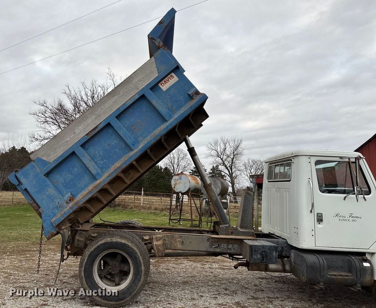 image for item ED2455 1986 International S1600 dump truck