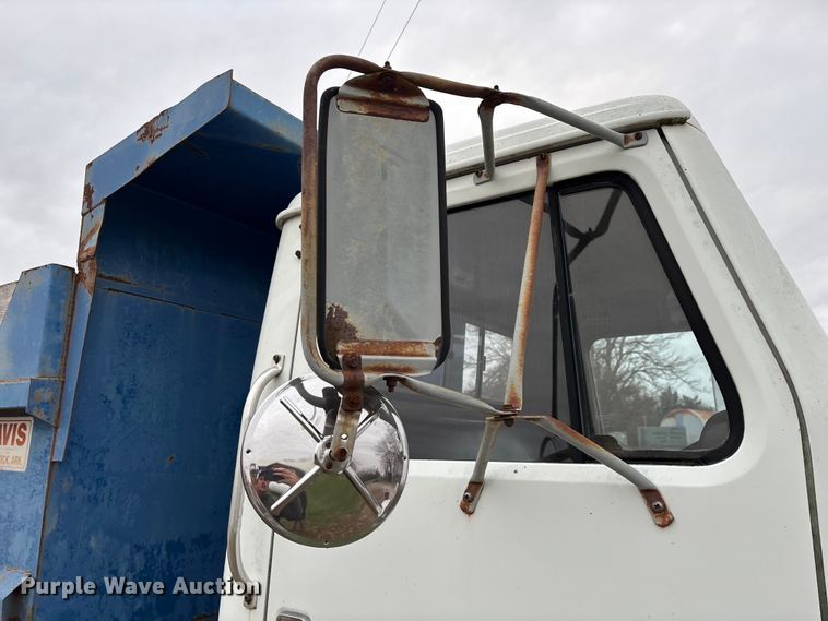 image for item ED2455 1986 International S1600 dump truck
