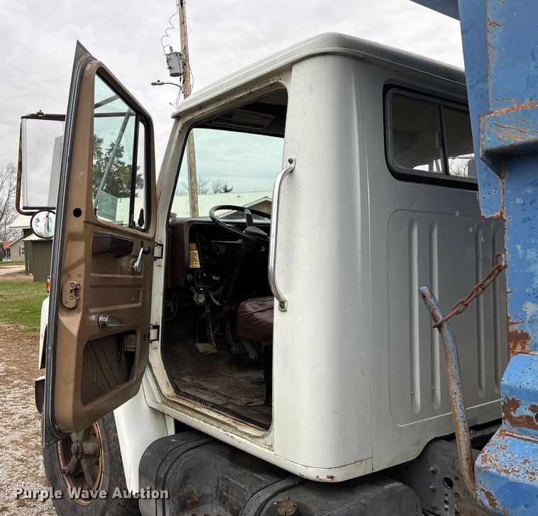 image for item ED2455 1986 International S1600 dump truck