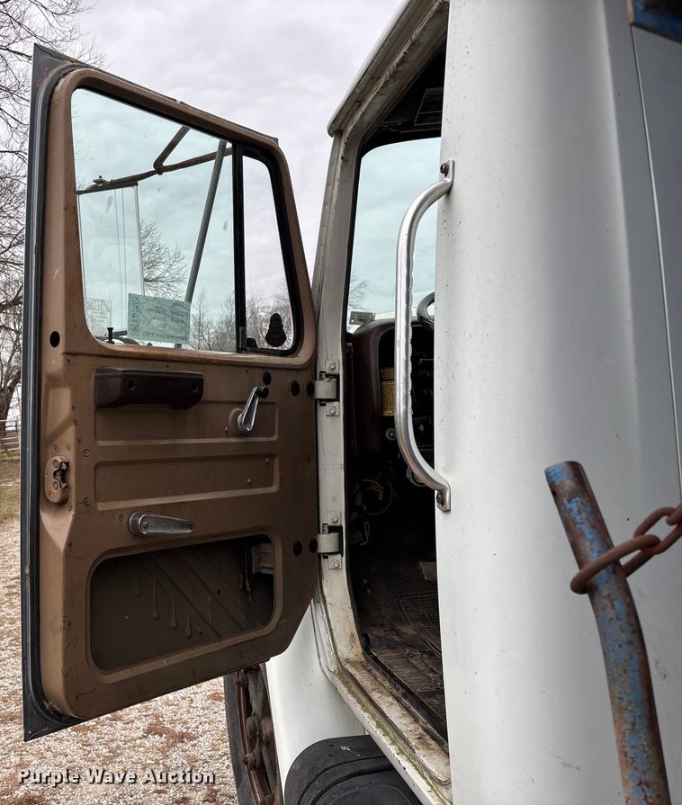 image for item ED2455 1986 International S1600 dump truck