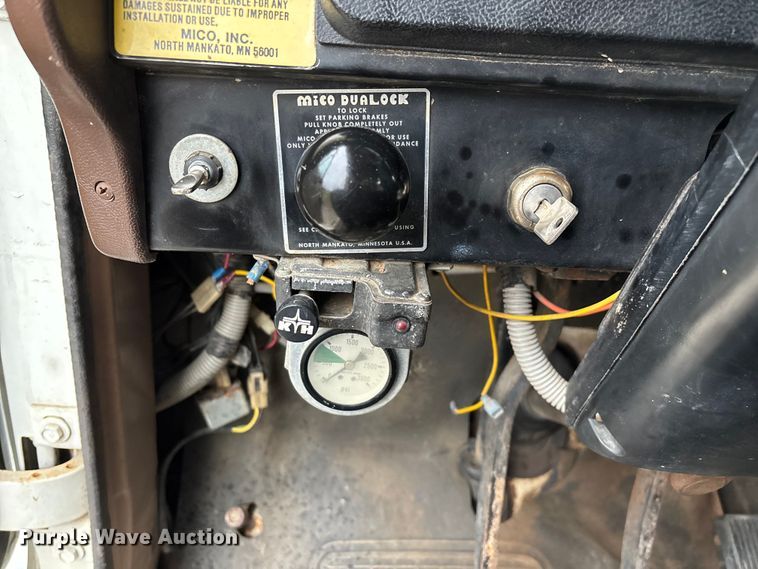 image for item ED2455 1986 International S1600 dump truck