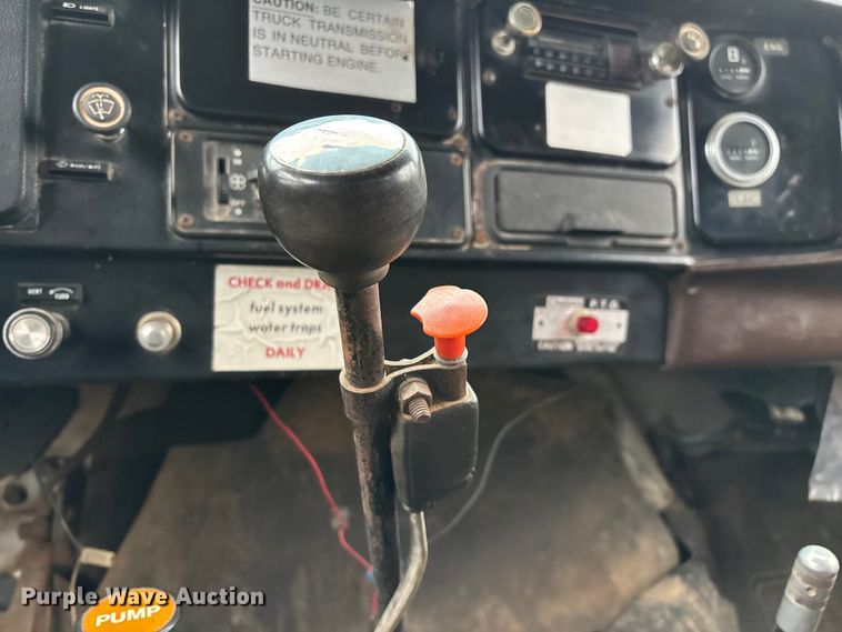 image for item ED2455 1986 International S1600 dump truck