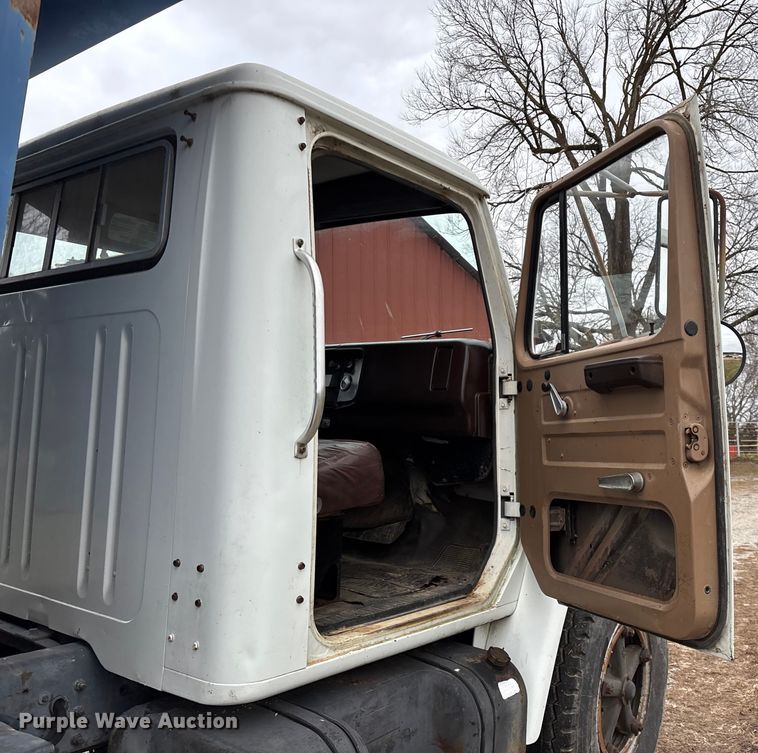 image for item ED2455 1986 International S1600 dump truck