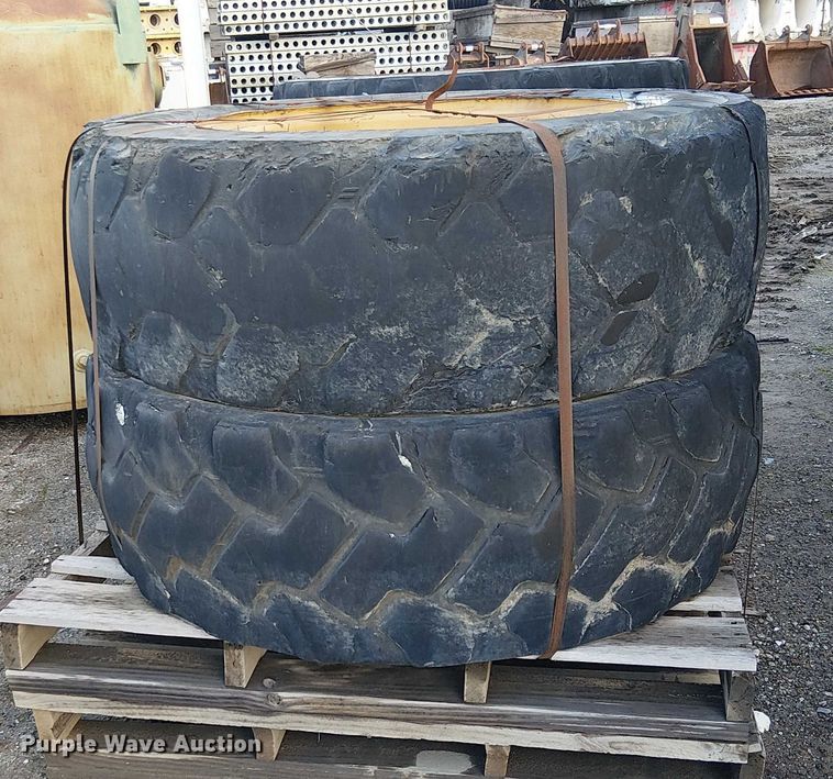 image for item EE4978 (4) 400/75-28 tires and wheels