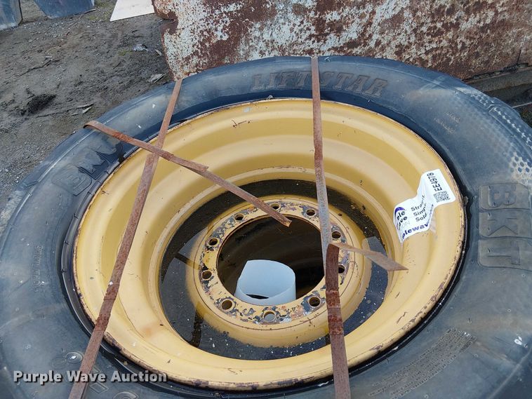 image for item EE4978 (4) 400/75-28 tires and wheels