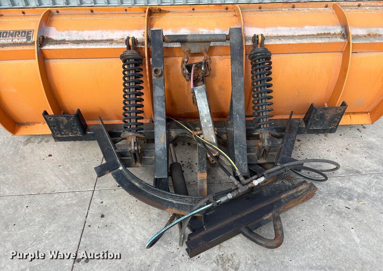 image for item EF6272 Truck attachments