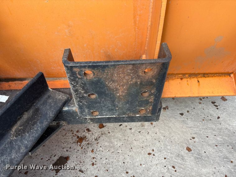 image for item EF6272 Truck attachments