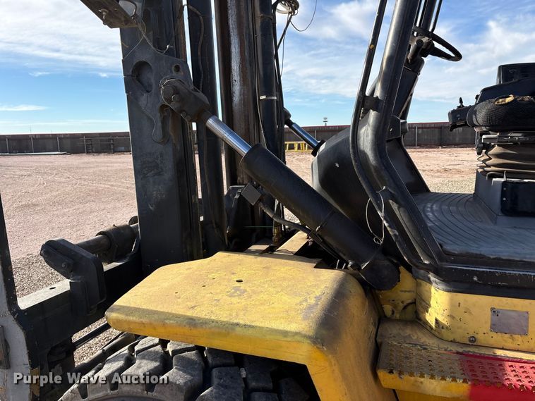 image for item EF6276 Hyster H210HD forklift