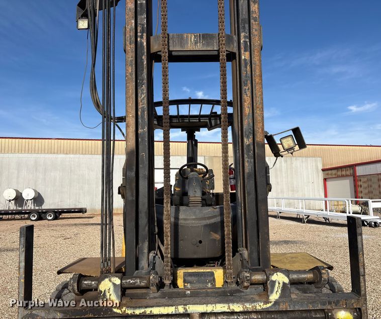 image for item EF6276 Hyster H210HD forklift