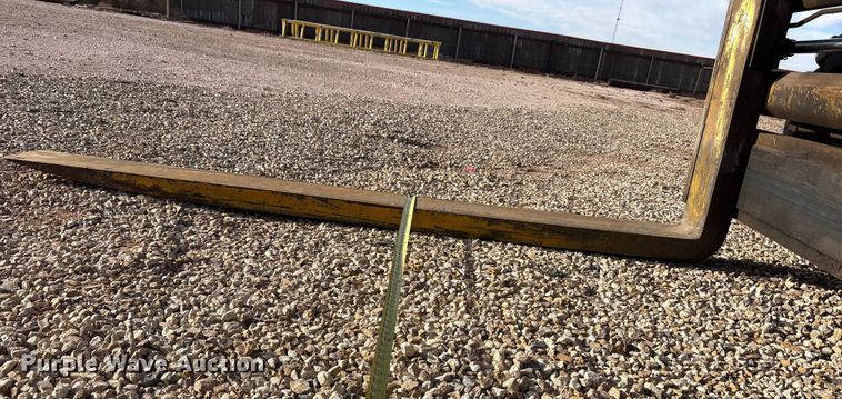 image for item EF6276 Hyster H210HD forklift