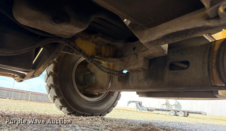 image for item EF6276 Hyster H210HD forklift