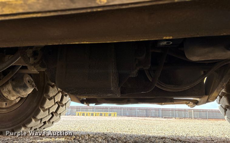 image for item EF6276 Hyster H210HD forklift