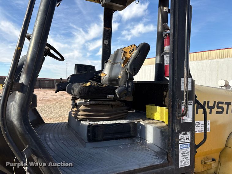 image for item EF6276 Hyster H210HD forklift