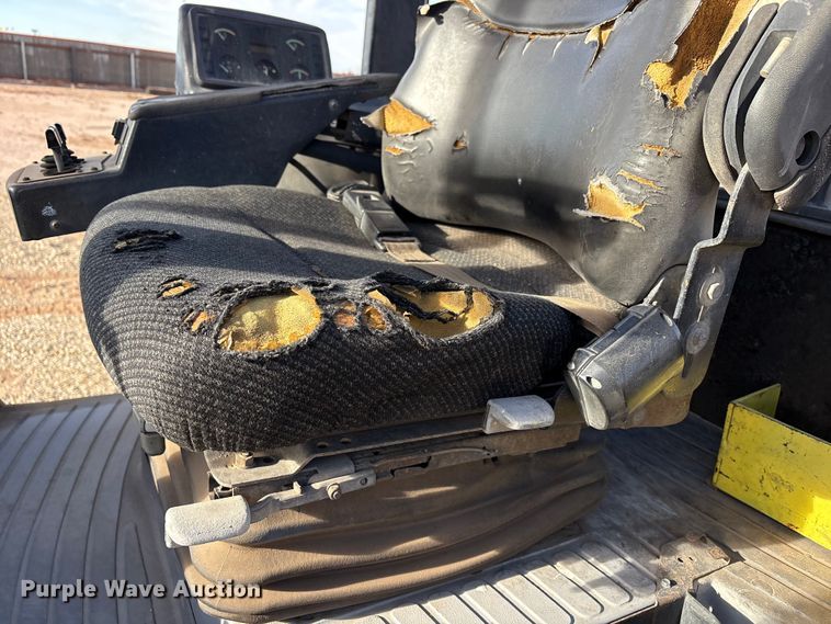 image for item EF6276 Hyster H210HD forklift