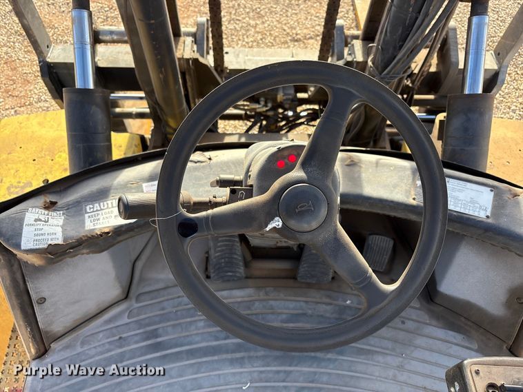 image for item EF6276 Hyster H210HD forklift