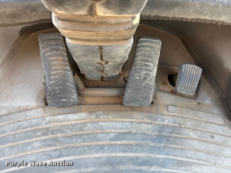 image for item EF6276 Hyster H210HD forklift