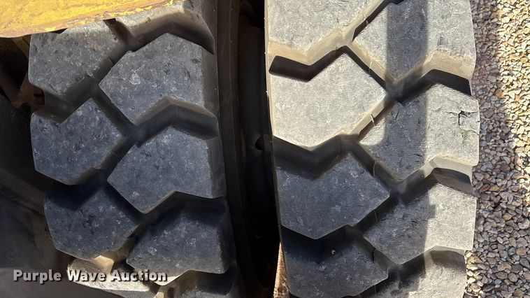 image for item EF6276 Hyster H210HD forklift