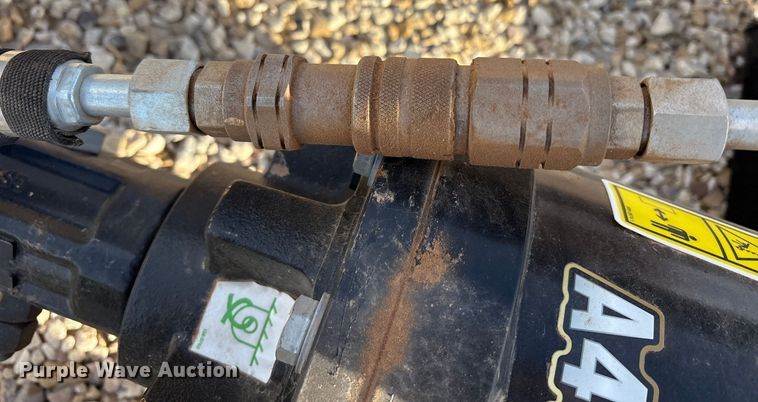 image for item EF6279 Caterpillar A41 skid steer auger