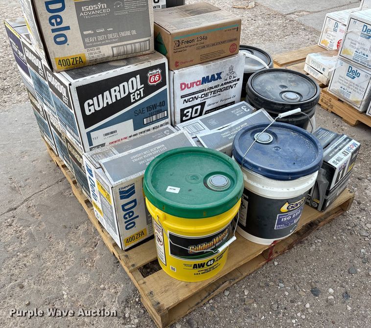 image for item EF6284 (2) pallets oil