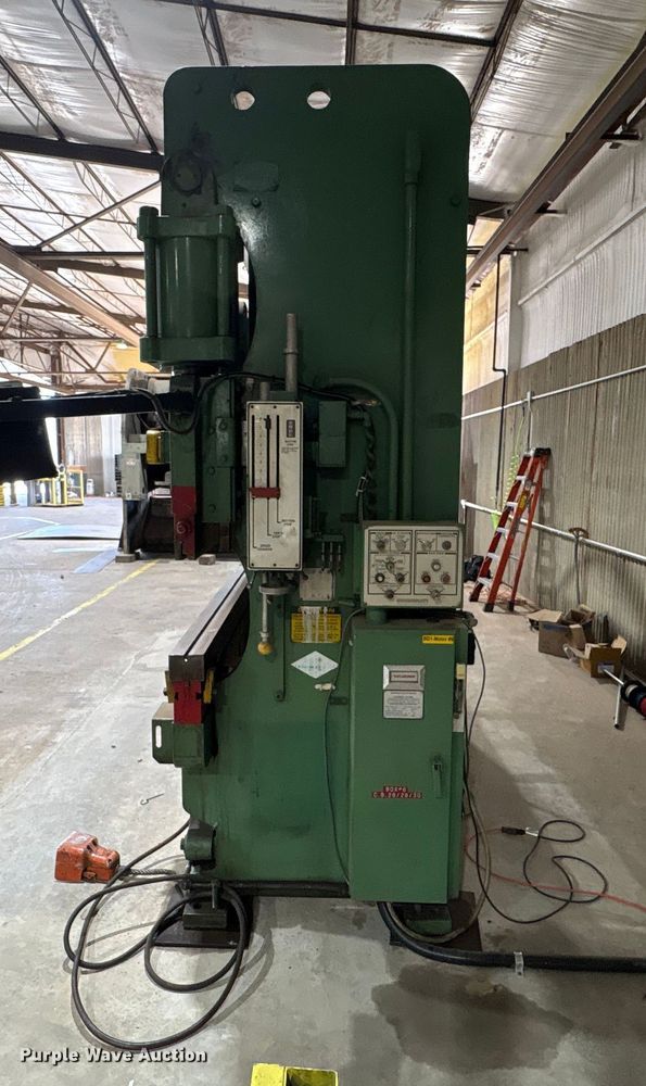 image for item EF6299 Cincinnati press break