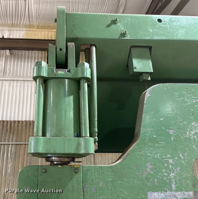 image for item EF6299 Cincinnati press break