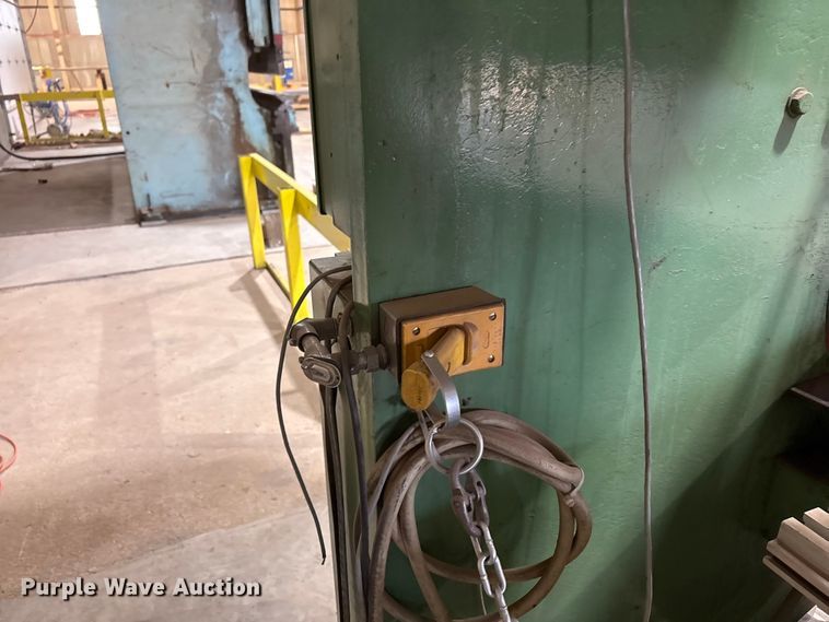 image for item EF6299 Cincinnati press break