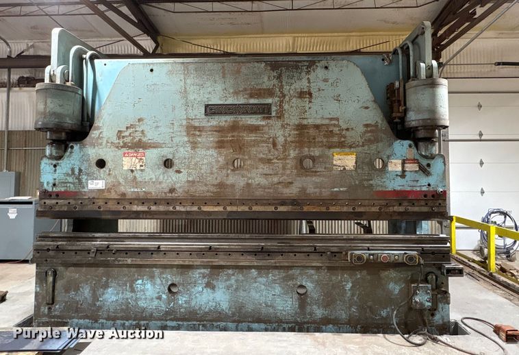 image for item EF6300 Cincinnati 300 H series X 14' press break