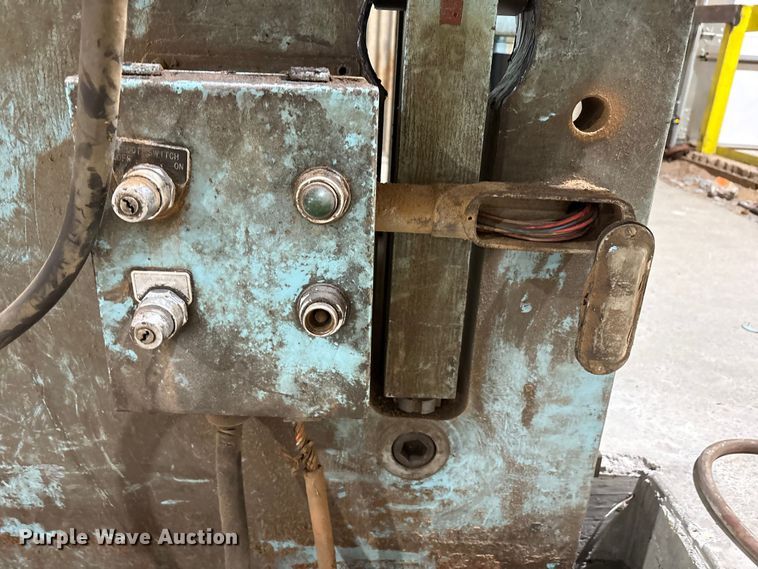 image for item EF6300 Cincinnati 300 H series X 14' press break