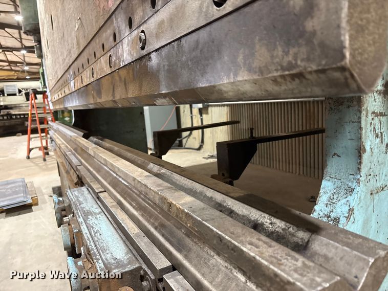 image for item EF6300 Cincinnati 300 H series X 14' press break